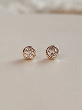 Load image into Gallery viewer, Broqueles de Diamantes