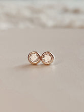 Load image into Gallery viewer, Broqueles de Diamantes
